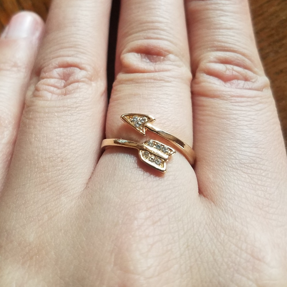 NWOT Gold Arrow Rhinestone Ring - Picture 7 of 8